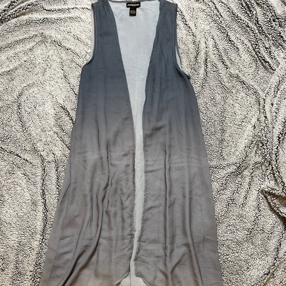 Madden NYC Sleeveless Kimono - Picture 3 of 3